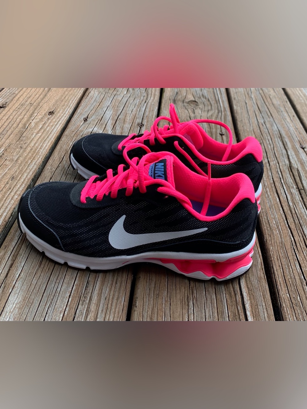 New Nike Women's Black & Hot Pink Athletic Running Sneakers